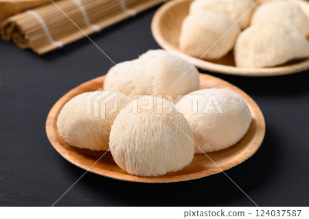 Lion's Mane mushroom or Yamabushitake mushroom 124037587