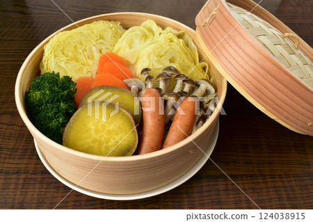 竹蒸籠蒸蔬菜 竹蒸籠蒸蔬菜 124038915