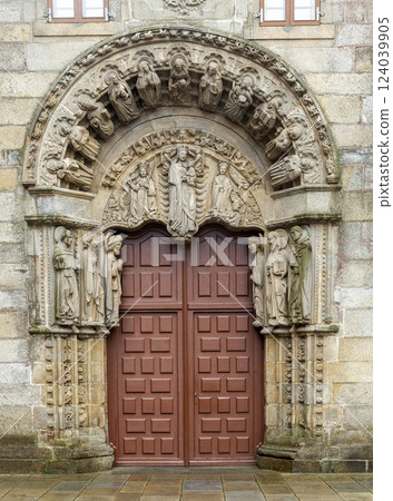 Door of an old building, Santiago de Compostela, Spain Door of an old building, Santiago de Compostela, Spain 124039905