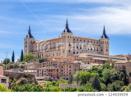 View of the Alcazar in Toledo 124039939