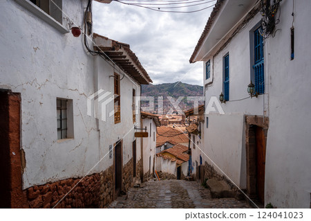 Charming Street in San Blas Neighborhood, Cusco, with Whitewashed Walls 124041023