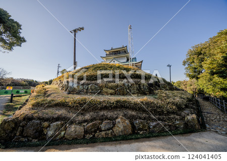 A view of Komakiyama Castle and its stone walls A view of Komakiyama Castle and its stone walls 124041405