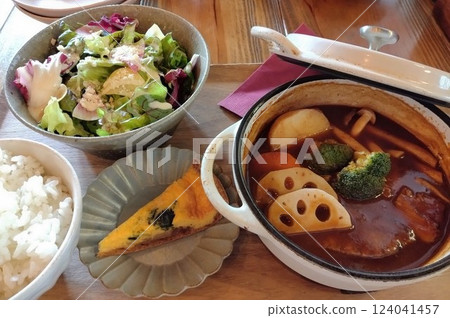 Beef stew that looks delicious 124041457