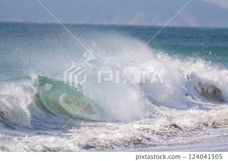 洶湧的波浪 124041505