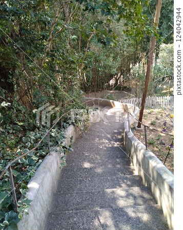 山上的白色咖啡館 山上的白色咖啡館 124042944
