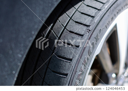 汽車零件：輪胎損壞 124046453
