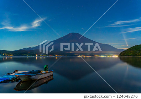 Mount Fuji, Lake Yamanaka, Comet Atlas 124048276