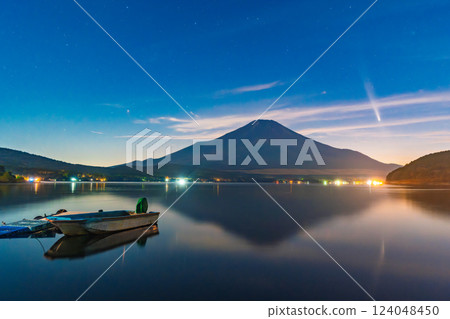 Mount Fuji, Lake Yamanaka and Comet Atlas 2024 Mount Fuji, Lake Yamanaka and Comet Atlas 2024 124048450