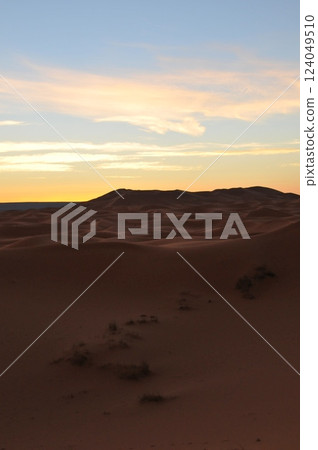 Morocco, Sahara Desert, Merzouga, Merzouga Sand Dunes, Sunrise in the Sahara Desert 124049510