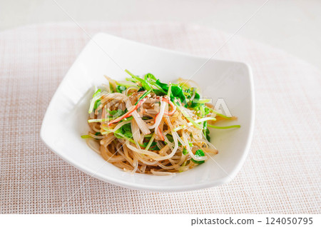 Microwaved Vermicelli Salad 124050795