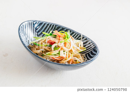Microwaved Vermicelli Salad 124050798