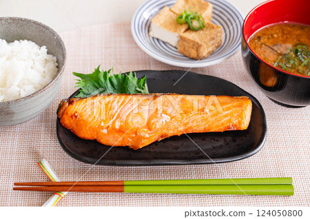 Grilled fish: Salmon Grilled fish: Salmon 124050800