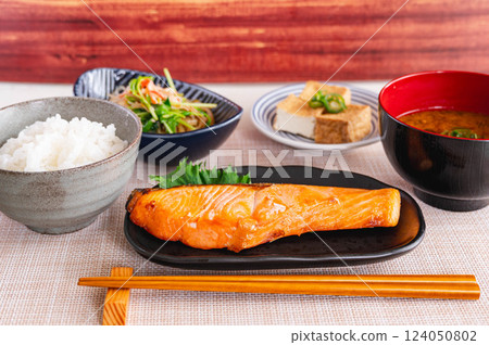 Grilled fish: Salmon Grilled fish: Salmon 124050802
