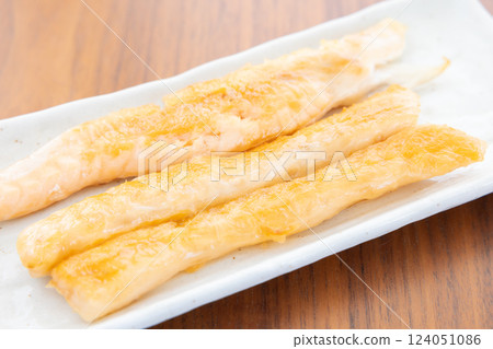 Delicious grilled salmon belly Delicious grilled salmon belly 124051086