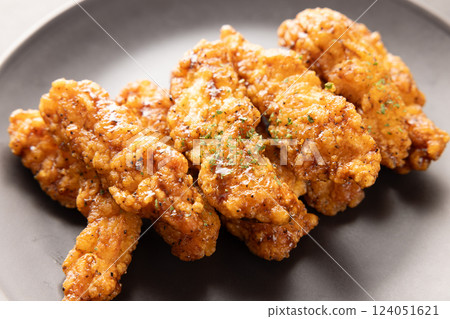 Delicious fried chicken, black pepper chicken Delicious fried chicken, black pepper chicken 124051621