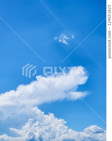 Clouds floating in the blue sky 124051625
