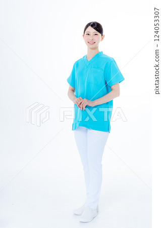 Nurse wearing scrubs 124053307
