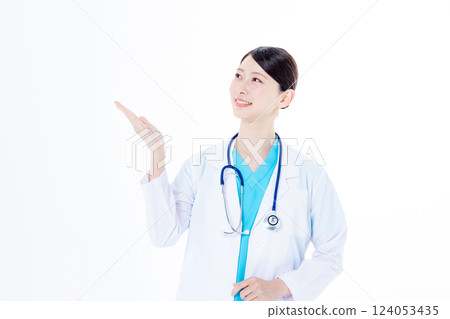 Young female doctor 124053435