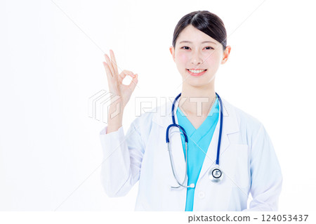 年輕的女醫生 124053437