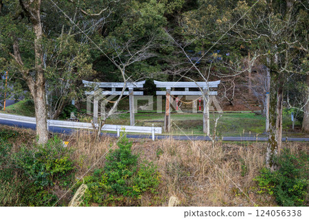 諏訪神社（鹿兒島縣薩摩川內市東鄉町大延渕）平行鳥居 124056338