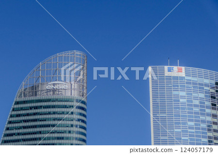France, Paris, La Defense, the Engie Tower and the Sequoia Tower. Ministry of Ecology. France, Paris, La Defense, the Engie Tower and the Sequoia Tower. Ministry of Ecology. 124057179