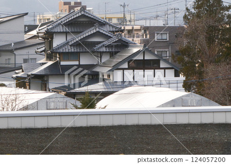 A large castle-style house in Morioka, Iwate Prefecture. A large old-style Japanese house that catches the eye in the city. 124057200