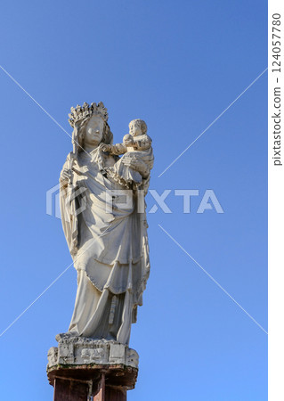 France, Notre Dame de Paris, Statue of the Virgin Mary on the parvis. France, Notre Dame de Paris, Statue of the Virgin Mary on the parvis. 124057780