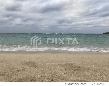 白色沙子海灘和藍色海 124062409