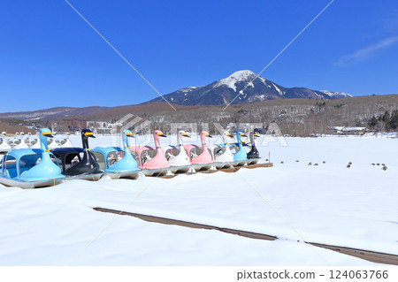 三月的白樺湖和蓼科山 三月的白樺湖和蓼科山 124063766