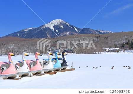 三月的白樺湖和蓼科山 三月的白樺湖和蓼科山 124063768