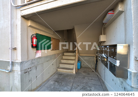 危舊公房將拆除；搬遷後房屋被廢棄 124064645