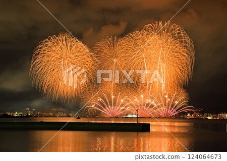 Kagoshima Kinko Bay Summer Night Fireworks Kagoshima Kinko Bay Summer Night Fireworks 124064673