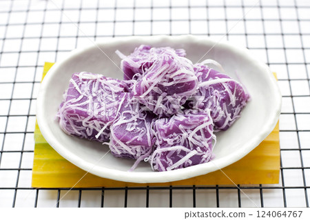 Steam purple sweet potato cake. Thai Desserts. 124064767
