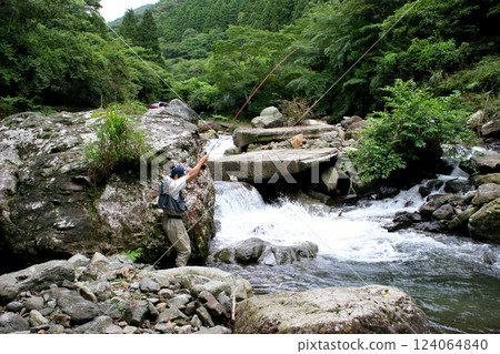 Fly fishing at the source of the Nishina River in Nishiizu 124064840