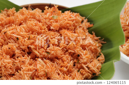 Sweet and sour crispy noodles Sweet and sour crispy noodles 124065115
