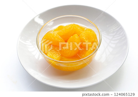 Mandarin orange in sweet syrup Mandarin orange in sweet syrup 124065129