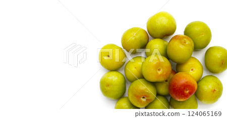 Fresh green plum fruit on white background. 124065169