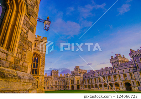 Windsor Castle courtyard 124066722