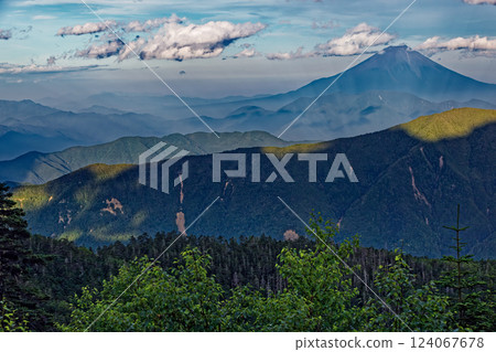 Mount Fuji and anti-crepuscular rays as seen from Senmaigoya in the Southern Alps 124067678