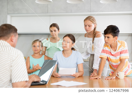 Social services worker visit Social services worker visit 124067996