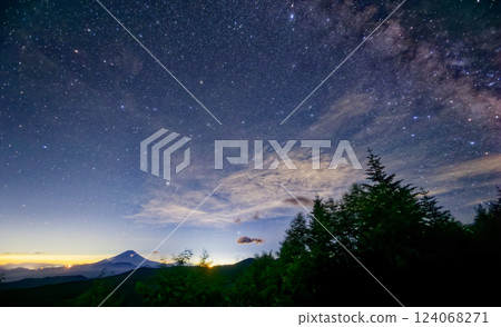 Starry sky and Mt. Fuji seen from Senmaigoya in the Southern Alps 124068271