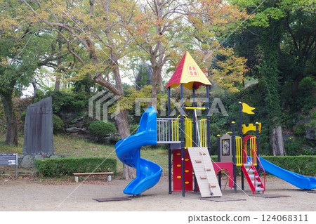 Scenery of Oka Park Amusement Park in Wakayama City 124068311