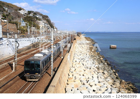 [JR West] 321 Series and the Seto Inland Sea (JR Kobe Line: Suma - Shioya) 124068399