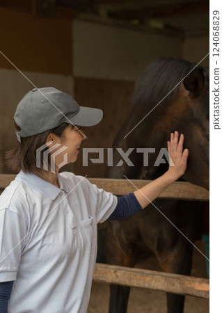 female, females, woman 124068829
