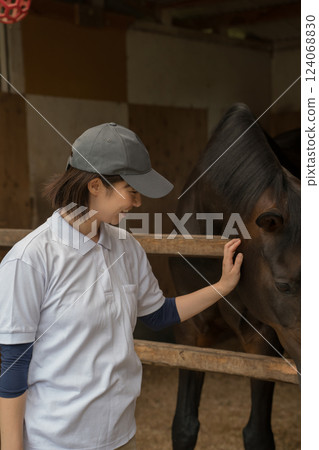 female, females, woman 124068830