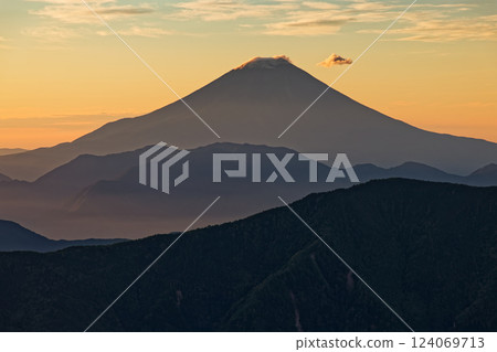 Mount Fuji and the morning sky from Senmaigoya in the Southern Alps Mount Fuji and the morning sky from Senmaigoya in the Southern Alps 124069713