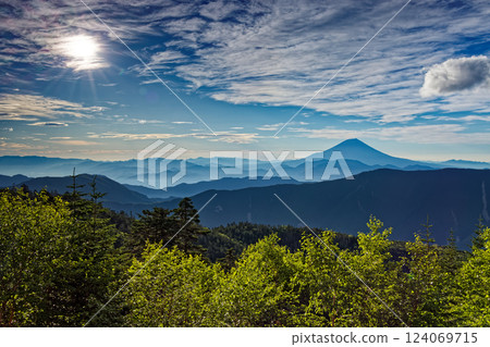 Morning view of Mt. Fuji from Senmaigoya in the Southern Alps 124069715