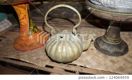 This teapot is a work of art, and it will make your tea time even more enjoyable. 124069939