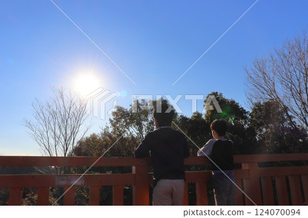 藍天、陽光、孩子們 藍天、陽光、孩子們 124070094