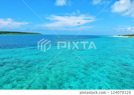 沖繩Miyakojima藍天和海 124070129